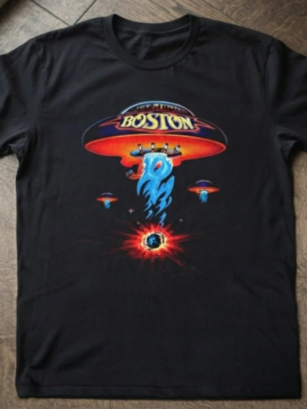 Vintage Boston Band UFO Spaceship Graphic Black T-shirt